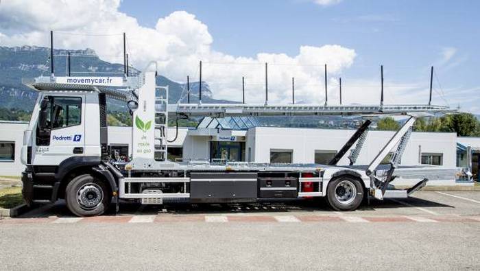 Ile-de-France : un porte-voitures au gaz pour le transporteur Pedretti