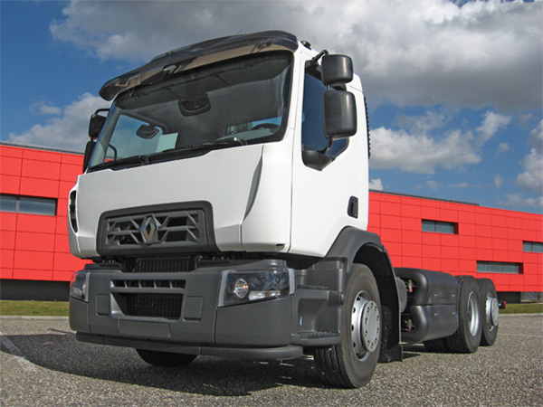 Sotradel Transports commande un premier camion GNV  Renault Trucks