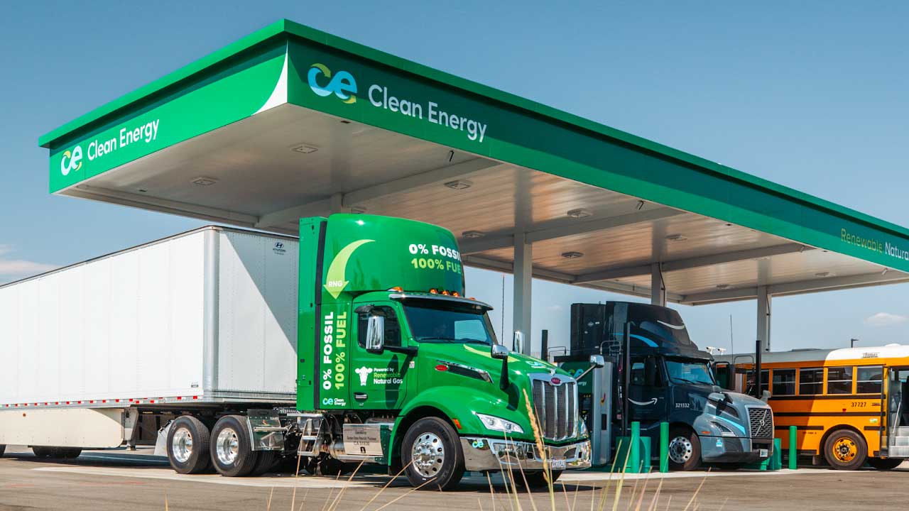 Camions : un rapport nord-américain place le bioGNV devant l'électrique sur le bilan carbone