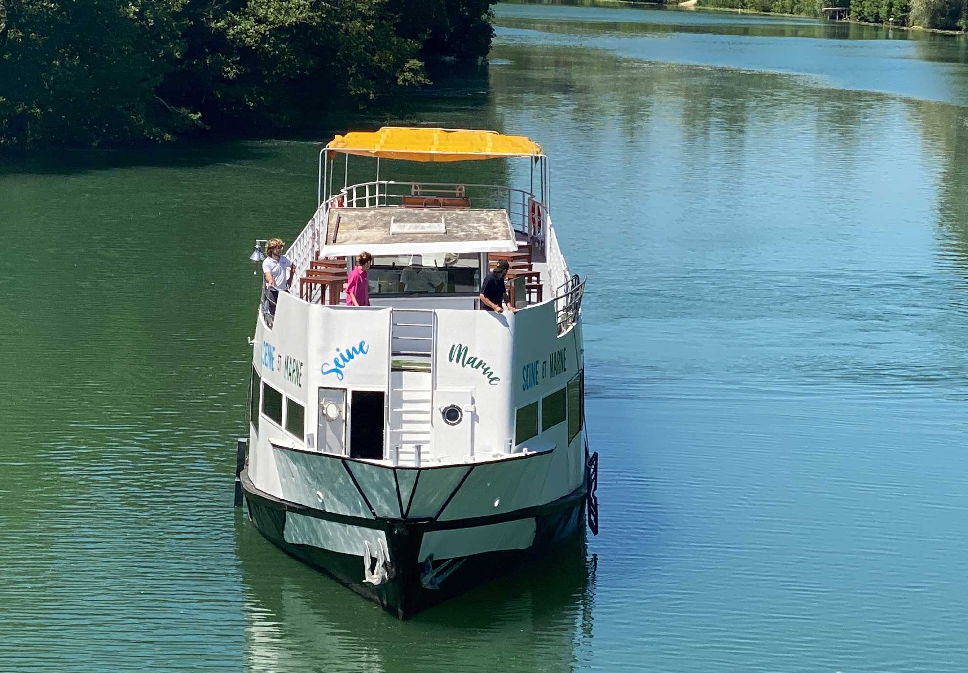 Transport fluvial de passagers : RivesEnReves convertit sa flotte au bioGNV
