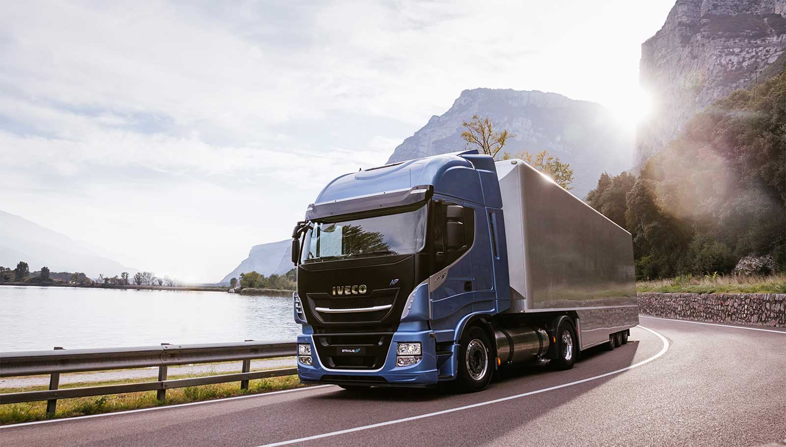 Le Stralis au GNV d'Iveco élu camion à faibles émissions de l'année