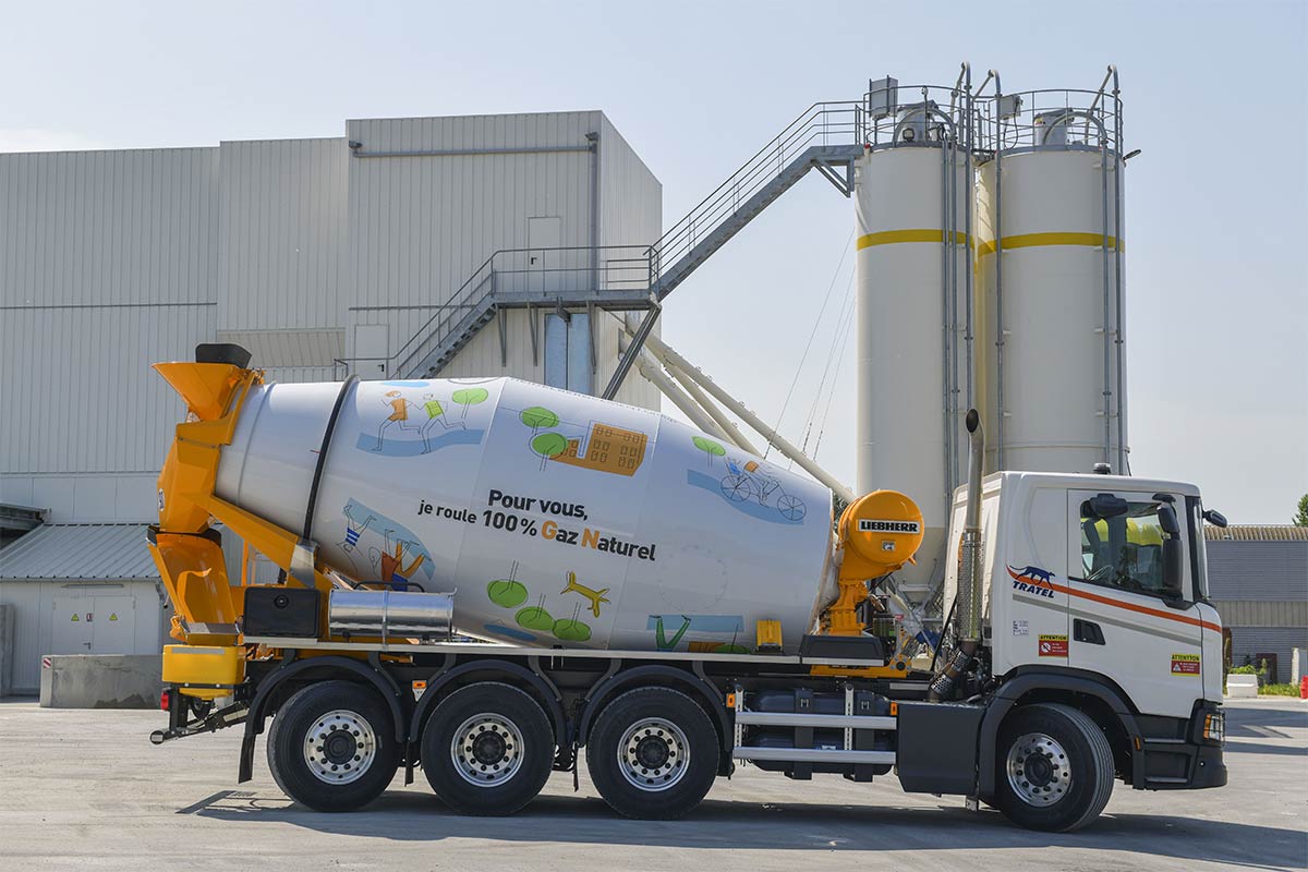 Bordeaux : Unibéton met en circulation son premier camion-toupie GNV