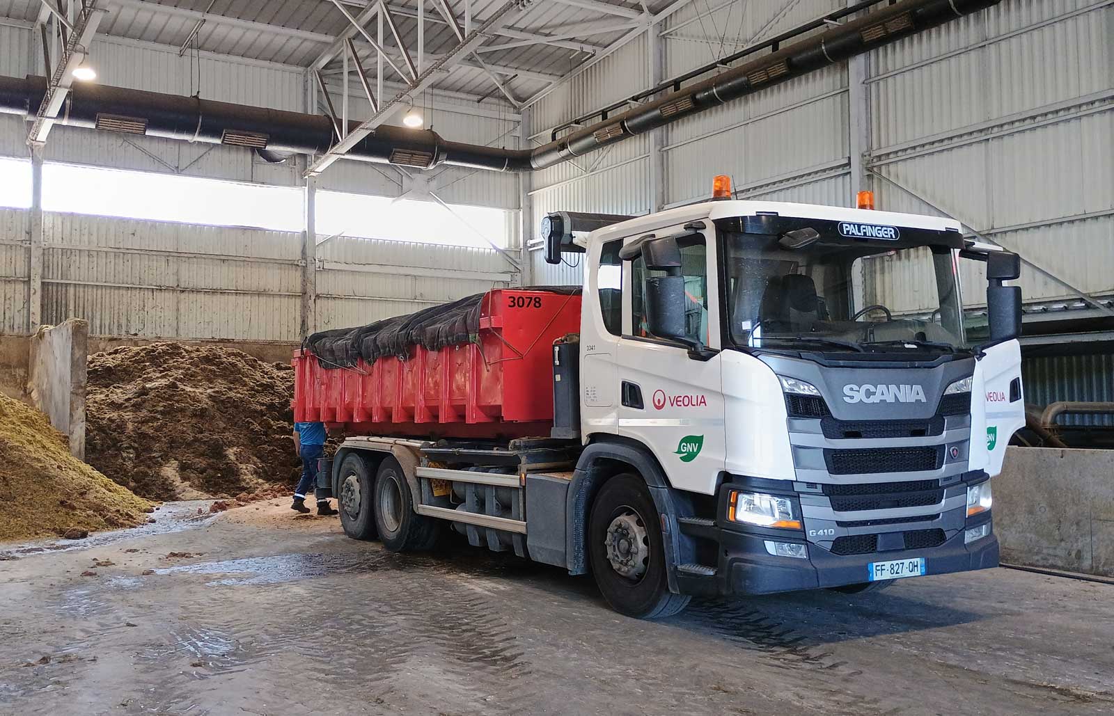 A Vannes, des camions bioGNV pour transformer la pelouse des stades en biométhane