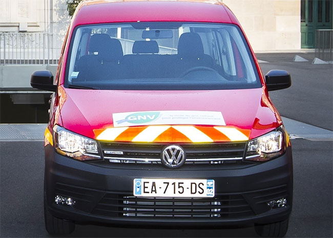 Les Pompiers de Paris testent un Volkswagen Caddy GNV